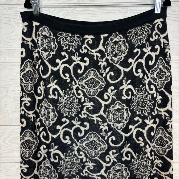 PERUVIAN CONNECTION BLACK CREAM SKIRT - Picture 4 of 5